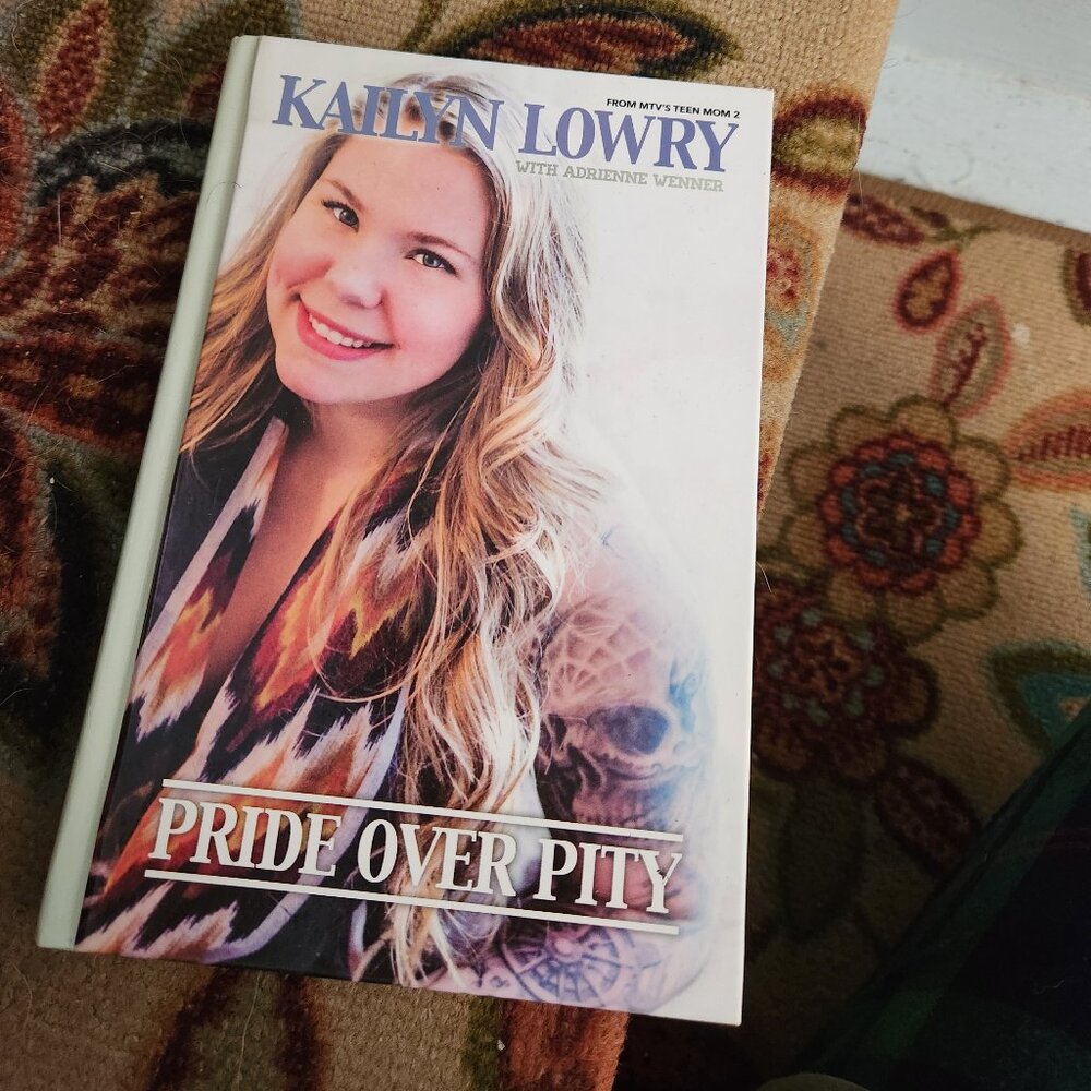 Kaitlyn Lowry ( 2 books)